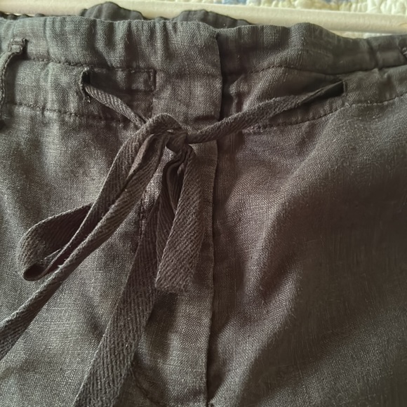 Ann Taylor black linen shorts. Size 10. - Picture 10 of 12